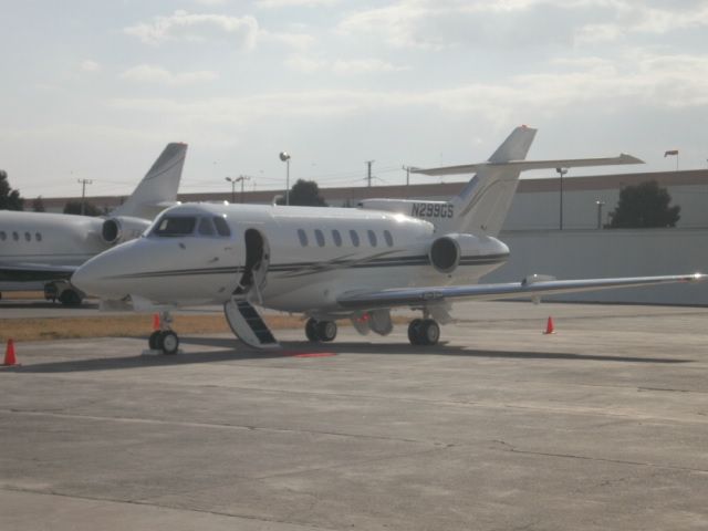 Hawker 800 (N299GS)