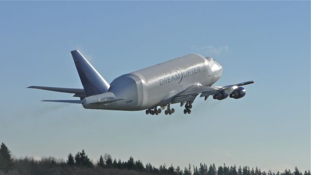 Boeing 747-400 (N249BA) - GTI4512 climbs into the afternoon Sun to begin a flight to RJGG / NGO on 1/11/13. (LN:766 c/n 24309).