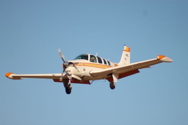 Beechcraft Bonanza (36) (N6657T) - N6657T