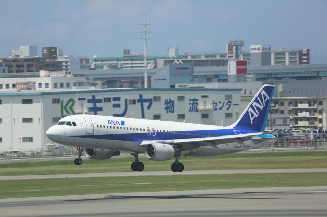 Airbus A320 (JA8395)