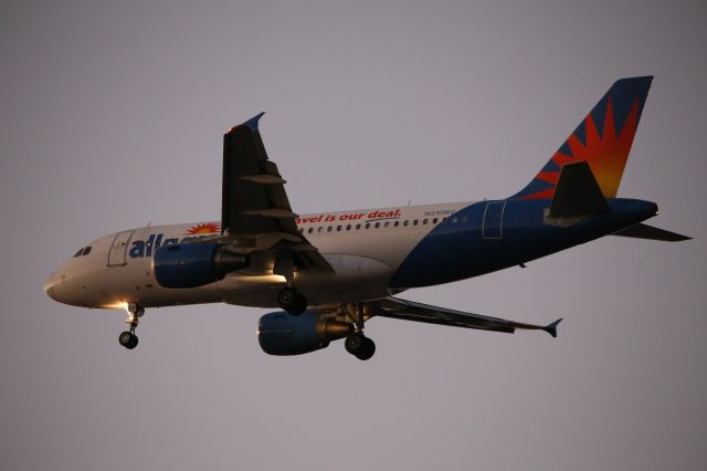 Airbus A319 (N310NV)