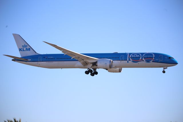 BOEING 787-10 Dreamliner (PH-BKA)