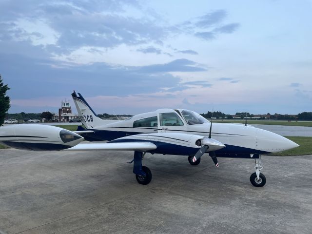 Cessna 310 (N310CB)