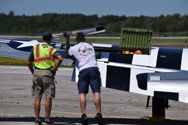 North American P-51 Mustang (NL51HY)