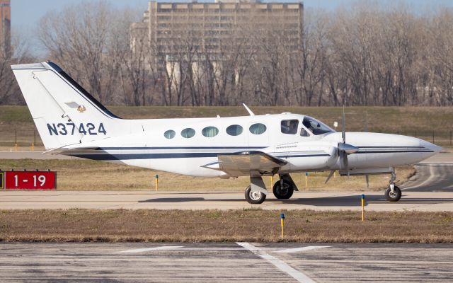 Cessna 421 (N37424)