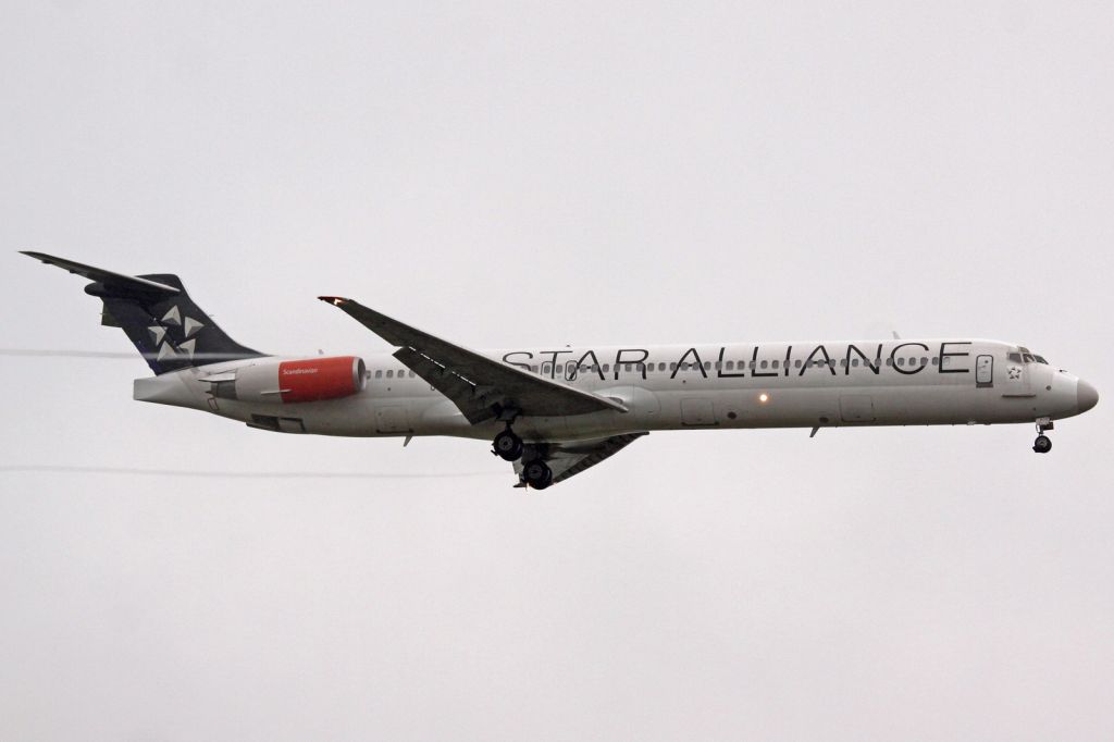 McDonnell Douglas MD-81 (OY-KHP) - "Star Alliance" livery