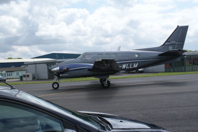 Beechcraft King Air 90 (M-WLLM)