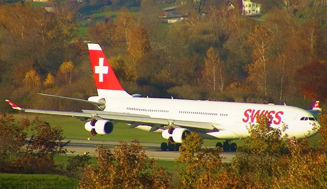 Airbus A340-300 (HB-JMB)