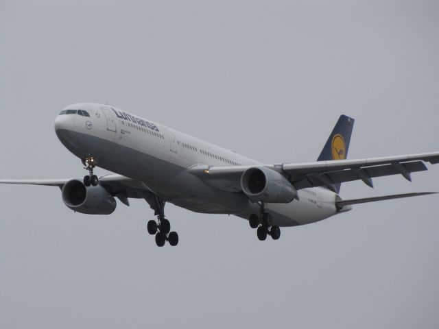 Airbus A330-300 (D-AIKA) - watch some of our Lufthansa vids here on HDbr /br /a rel=nofollow href=http://www.youtube.com/watch?v=KytYmUdk8hg&list=PLwVGieK_URTY_wU8E7C_amf6BXczOQq4-&index=13https://www.youtube.com/watch?v=KytYmUdk8hg&list=PLwVGieK_URTY_wU8E7C_amf6BXczOQq4-&index=13/a