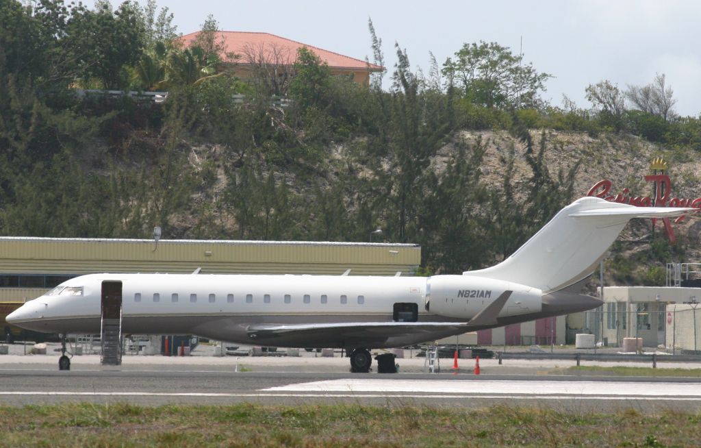 Bombardier Global Express (N821AM)