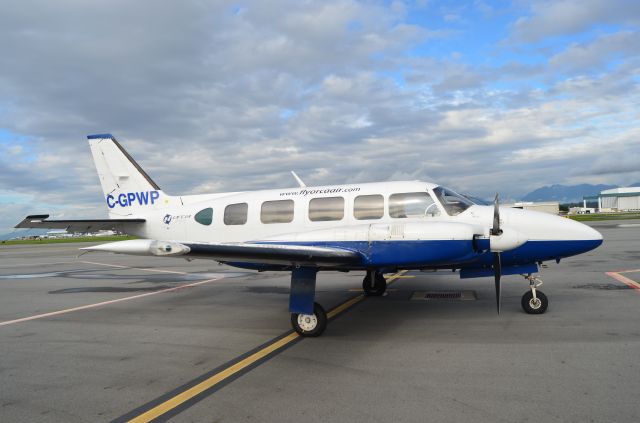 Piper Navajo (C-GPWP)