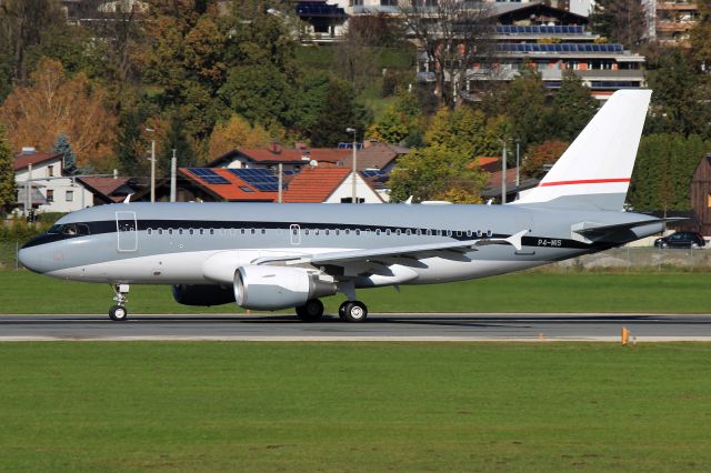 Airbus A319 (P4-MIS)