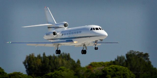 Dassault Falcon 900 (N900LC)