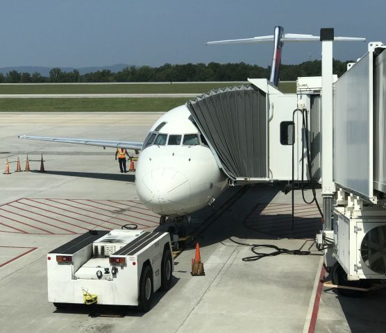 Boeing 717-200 (N987DN) - One of the very few non former AirTran 717s in the Delta fleet.