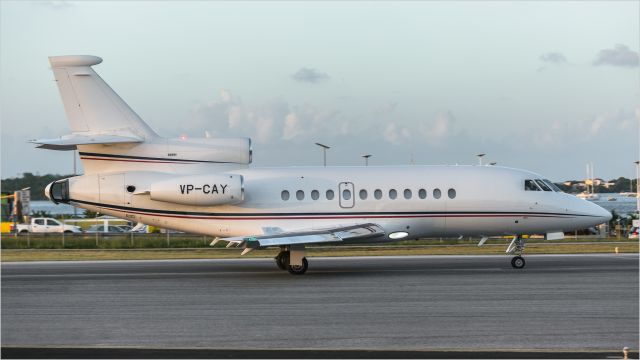 Dassault Falcon 900 (VP-CAY)