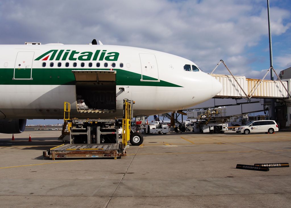 Airbus A330-200 (EI-EJI) - Canaletto !