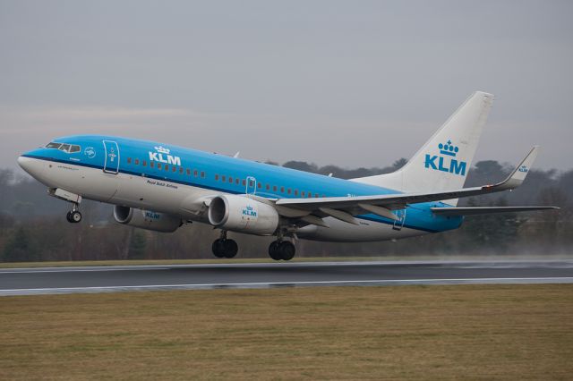 Boeing 737-700 (PH-BGW) - KLM1074 departing on the short hop back to Amsterdam