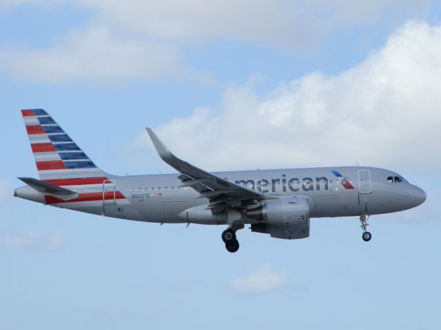 Airbus A319 (N5007E)
