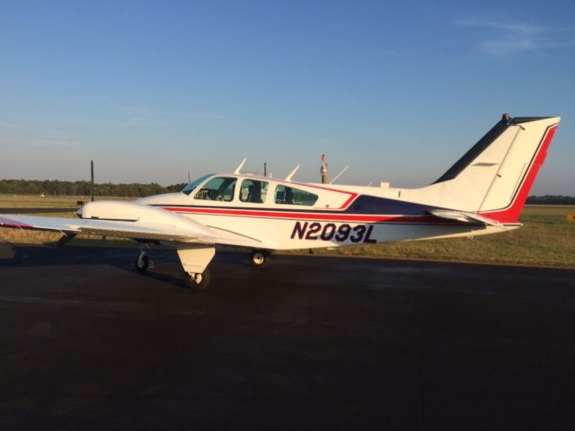 Beechcraft Baron (58) (N2093L)