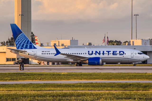 Boeing 737 MAX 9 (N27263)
