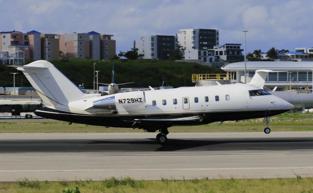 Canadair Challenger (N729HZ)