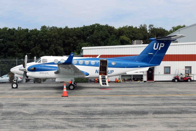 Beechcraft Super King Air 350 (N867UP) - A new Textron/Beechcraft Super King Air 350 for the Wheels Up fleet. N867UP, c/n FL-1098 was seen at KTOL on Sunday 27 Aug 2017.