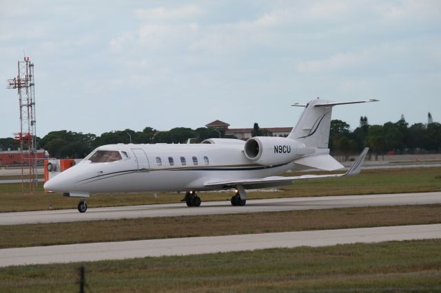 Learjet 60 (N9CU)