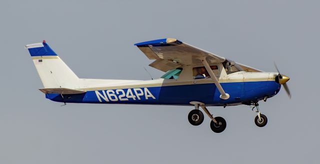 Cessna 152 (N624PA) - N624PA 1977 Cessna 152 C/N 15281211 - North Las Vegas Airport  KVGTbr /Photo: Tomás Del Corobr /February 11, 2021