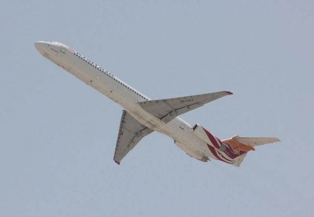 McDonnell Douglas MD-82 (EP-LCJ)