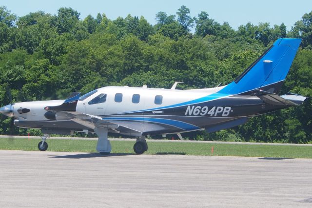 Socata TBM-700 (N694PB)