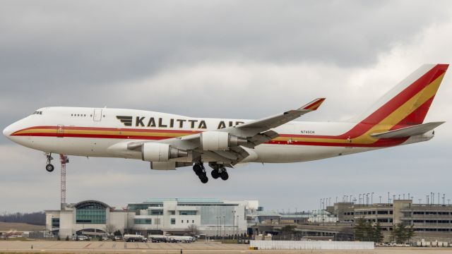 Boeing 747-400 (N745CK)