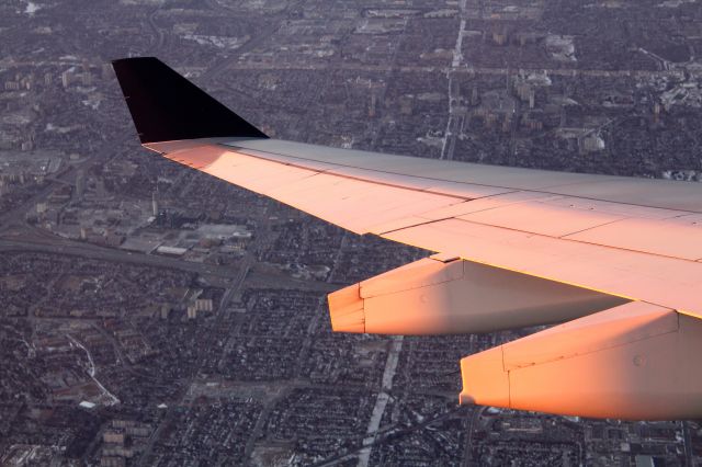 Airbus A330-300 (C-GHLM)