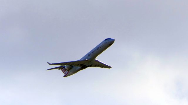 Canadair Regional Jet CRJ-700 (N719PS)