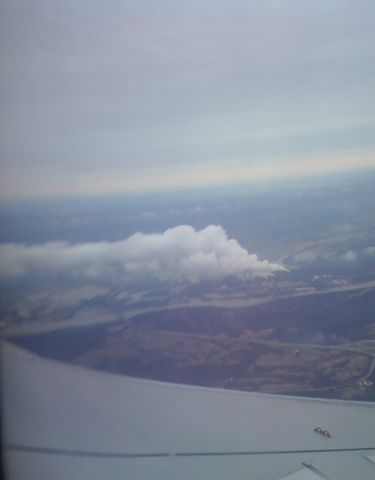 Airbus A320 (KCVG) - after taking off from 27 the big turn to the north out of CVG to ORD