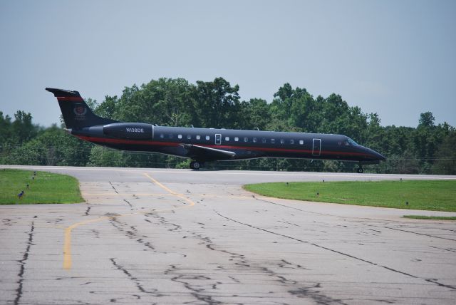 Embraer ERJ-145 (N138DE) - Rolling down runway 28 - 6/18/09