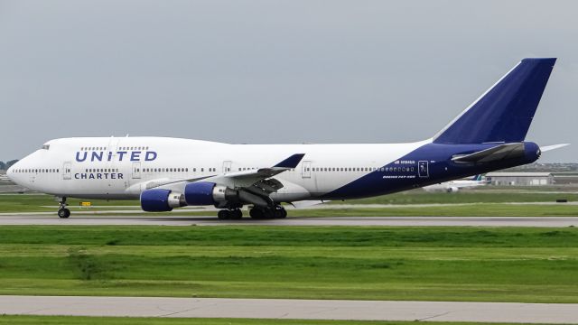 Boeing 747-400 (N194UA)