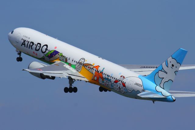 BOEING 767-300 (JA602A)