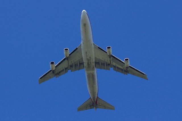 — — - Final Approach to 21L - over Long Island