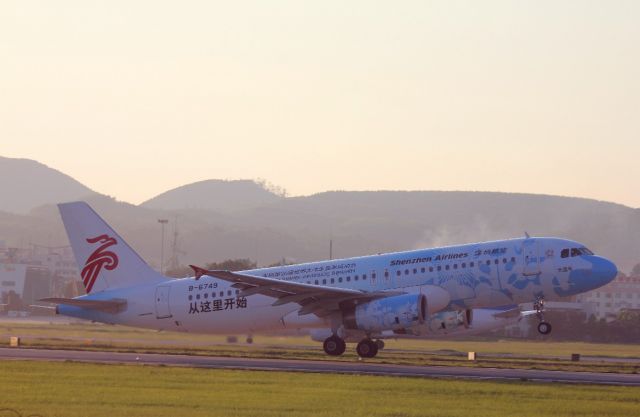 Airbus A320 (B-6749)