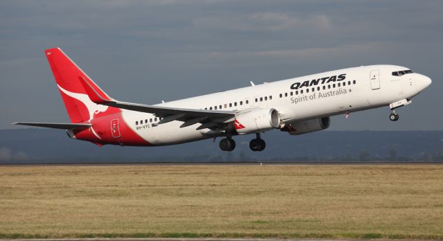 Boeing 737-800 (VH-VYC) - Arnhem Land Lifting Off From 34R