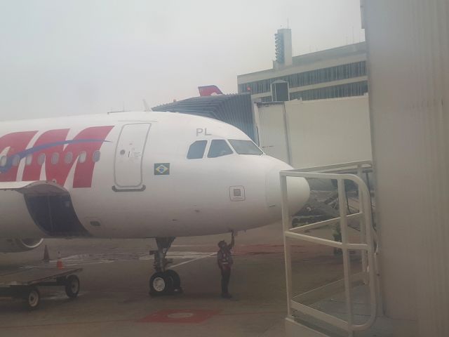Airbus A321 (PT-XPL)
