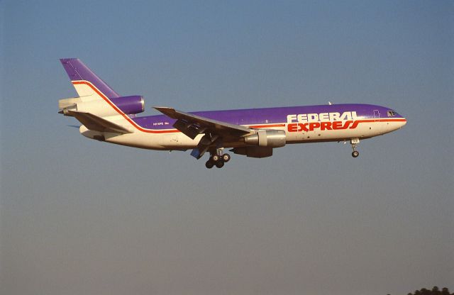 McDonnell Douglas DC-10 (N310FE) - Final Approach to Narita Intl Airport Rwy16 on 1988/12/10