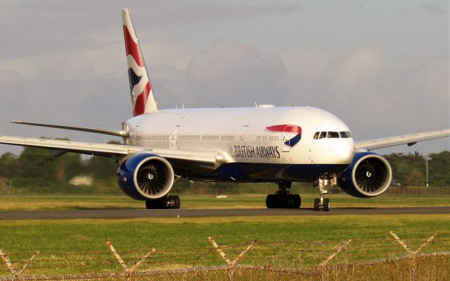 Boeing 777-200 (G-VIIV)