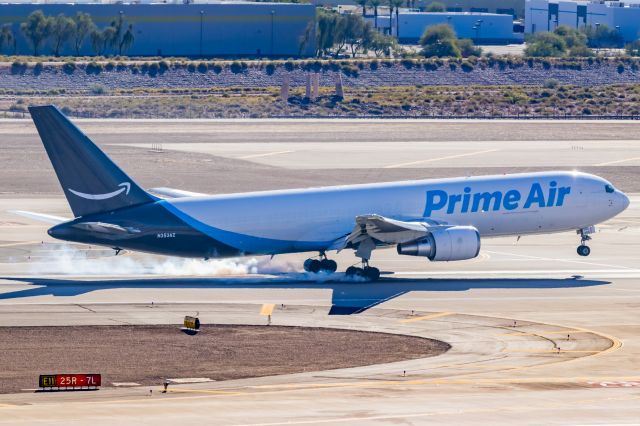 BOEING 767-300 (N353AZ) - Air Transport International 767-300 landing at PHX on 11/15/22. Taken with a Canon 850D and Tamron 70-200 G2 lens.