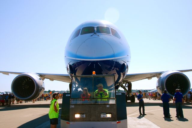 Boeing 787-8 (N787BA)