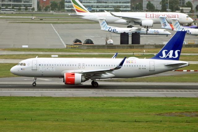 Airbus A320neo (SE-RON)