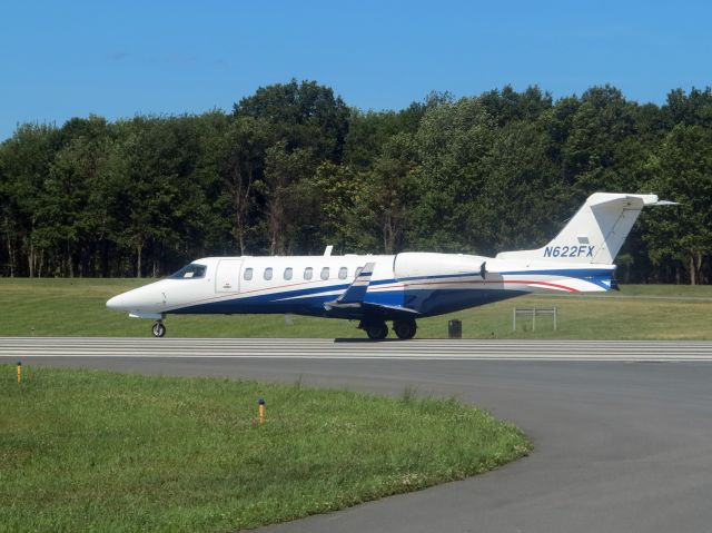 Canadair Challenger (N622FX) - Take off runway 34.