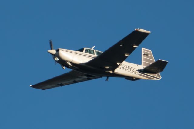 Mooney M-20 Turbo (N5809B)