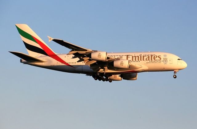 Airbus A380-800 (A6-EEX)