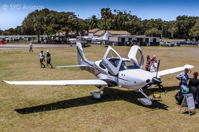 Cirrus SR-22 (VH-FIF)